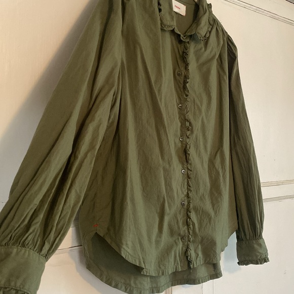 XiRENA Hale Ruffle Long Sleeve Button Down Top XS - Picture 2 of 6